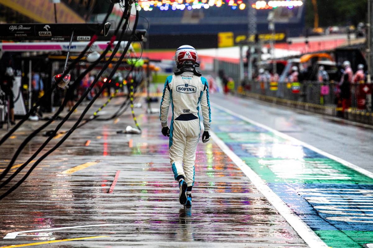 Nicholas Latifi (CDN) Williams Racing in the pits.