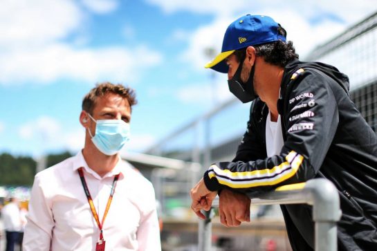 Daniel Ricciardo (AUS) Renault F1 Team with Jenson Button (GBR) Sky Sports F1 Presenter.
12.07.2020. Formula 1 World Championship, Rd 2, Steiermark Grand Prix, Spielberg, Austria, Race Day.
- www.xpbimages.com, EMail: requests@xpbimages.com © Copyright: Moy / XPB Images