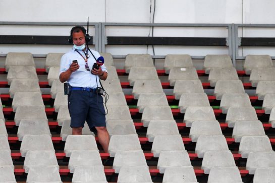 Ted Kravitz (GBR) Sky Sports Pitlane Reporter.
17.07.2020. Formula 1 World Championship, Rd 3, Hungarian Grand Prix, Budapest, Hungary, Practice Day.
- www.xpbimages.com, EMail: requests@xpbimages.com © Copyright: Moy / XPB Images