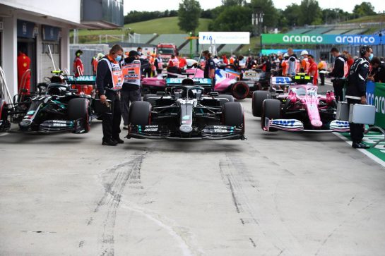 The top three cars in qualifying parc ferme (L to R): Valtteri Bottas (FIN) Mercedes AMG F1 W11; Lewis Hamilton (GBR) Mercedes AMG F1 W11; Lance Stroll (CDN) Racing Point F1 Team RP20.
18.07.2020. Formula 1 World Championship, Rd 3, Hungarian Grand Prix, Budapest, Hungary, Qualifying Day.
- www.xpbimages.com, EMail: requests@xpbimages.com - copy of publication required for printed pictures. Every used picture is fee-liable. © Copyright: FIA Pool Image for Editorial Use Only