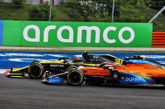 Esteban Ocon (FRA) Renault F1 Team RS20 and Lando Norris (GBR) McLaren MCL35 battle for position.
19.07.2020. Formula 1 World Championship, Rd 3, Hungarian Grand Prix, Budapest, Hungary, Race Day.
- www.xpbimages.com, EMail: requests@xpbimages.com © Copyright: Batchelor / XPB Images