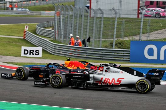 Alexander Albon (THA) Red Bull Racing RB16 and Romain Grosjean (FRA) Haas F1 Team VF-20 battle for position.
19.07.2020. Formula 1 World Championship, Rd 3, Hungarian Grand Prix, Budapest, Hungary, Race Day.
- www.xpbimages.com, EMail: requests@xpbimages.com © Copyright: Batchelor / XPB Images