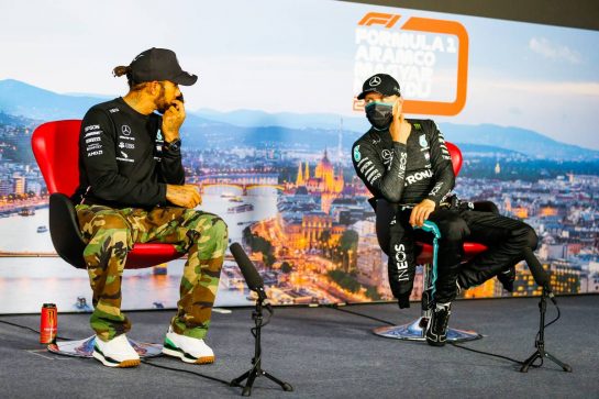 (L to R): Lewis Hamilton (GBR) Mercedes AMG F1 and team mate Valtteri Bottas (FIN) Mercedes AMG F1 in the post race FIA Press Conference.
19.07.2020. Formula 1 World Championship, Rd 3, Hungarian Grand Prix, Budapest, Hungary, Race Day.
- www.xpbimages.com, EMail: requests@xpbimages.com - copy of publication required for printed pictures. Every used picture is fee-liable. © Copyright: FIA Pool Image for Editorial Use Only