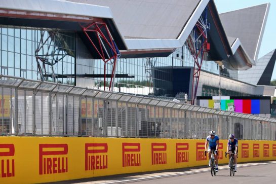 Valtteri Bottas (FIN) Mercedes AMG F1 rides the circuit with his girlfriend Tiffany Cromwell (AUS) Professional Cyclist.
30.07.2020. Formula 1 World Championship, Rd 4, British Grand Prix, Silverstone, England, Preparation Day.
- www.xpbimages.com, EMail: requests@xpbimages.com © Copyright: Batchelor / XPB Images