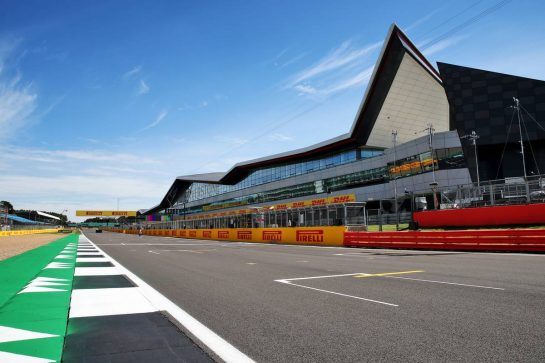Circuit atmosphere - start / finish straight.
30.07.2020. Formula 1 World Championship, Rd 4, British Grand Prix, Silverstone, England, Preparation Day.
- www.xpbimages.com, EMail: requests@xpbimages.com © Copyright: Batchelor / XPB Images