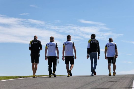 Esteban Ocon (FRA) Renault F1 Team walks the circuit with the team.
30.07.2020. Formula 1 World Championship, Rd 4, British Grand Prix, Silverstone, England, Preparation Day.
- www.xpbimages.com, EMail: requests@xpbimages.com © Copyright: Moy / XPB Images