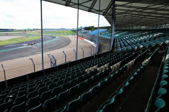 Carlos Sainz Jr (ESP) McLaren MCL35.
01.08.2020. Formula 1 World Championship, Rd 4, British Grand Prix, Silverstone, England, Qualifying Day.
- www.xpbimages.com, EMail: requests@xpbimages.com © Copyright: Batchelor / XPB Images
