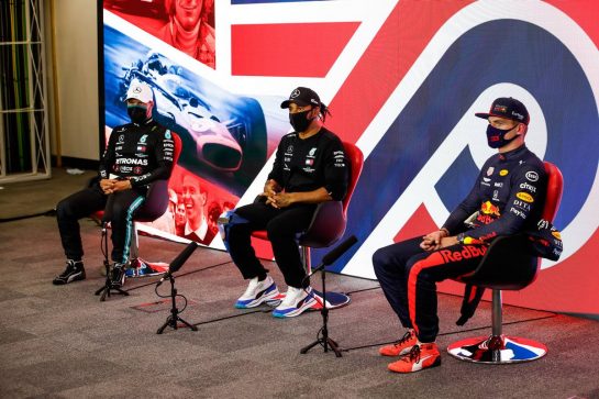 (L to R): Valtteri Bottas (FIN) Mercedes AMG F1; Lewis Hamilton (GBR) Mercedes AMG F1; and Lewis Hamilton (GBR) Mercedes AMG F1, in the post qualifying FIA Press Conference.
01.08.2020. Formula 1 World Championship, Rd 4, British Grand Prix, Silverstone, England, Qualifying Day.
- www.xpbimages.com, EMail: requests@xpbimages.com - copy of publication required for printed pictures. Every used picture is fee-liable. © Copyright: FIA Pool Image for Editorial Use Only