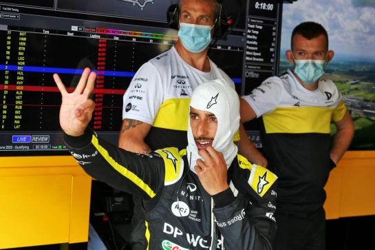 Daniel Ricciardo (AUS) Renault F1 Team.
01.08.2020. Formula 1 World Championship, Rd 4, British Grand Prix, Silverstone, England, Qualifying Day.
- www.xpbimages.com, EMail: requests@xpbimages.com © Copyright: Moy / XPB Images