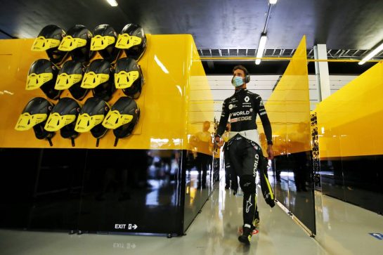 Daniel Ricciardo (AUS) Renault F1 Team.
01.08.2020. Formula 1 World Championship, Rd 4, British Grand Prix, Silverstone, England, Qualifying Day.
- www.xpbimages.com, EMail: requests@xpbimages.com © Copyright: Moy / XPB Images