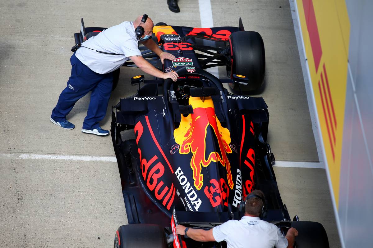 Max Verstappen (NLD) Red Bull Racing RB16.