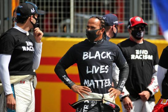 (L to R): Nicholas Latifi (CDN) Williams Racing and Lewis Hamilton (GBR) Mercedes AMG F1 on the grid.
02.08.2020. Formula 1 World Championship, Rd 4, British Grand Prix, Silverstone, England, Race Day.
- www.xpbimages.com, EMail: requests@xpbimages.com © Copyright: Batchelor / XPB Images