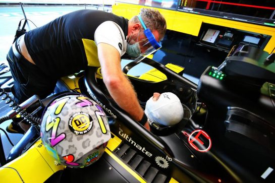 Daniel Ricciardo (AUS) Renault F1 Team RS20.
07.08.2020. Formula 1 World Championship, Rd 5, 70th Anniversary Grand Prix, Silverstone, England, Practice Day.
- www.xpbimages.com, EMail: requests@xpbimages.com © Copyright: Moy / XPB Images