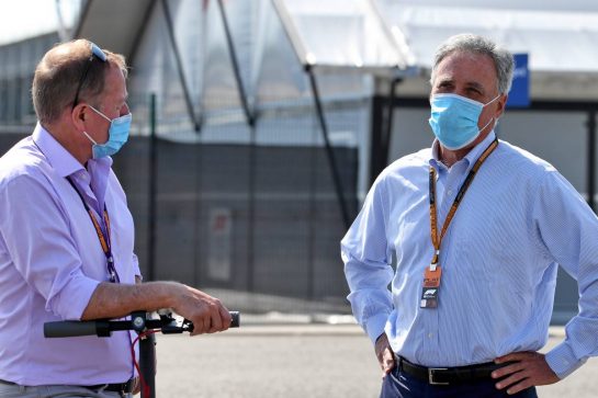 (L to R): Martin Brundle (GBR) Sky Sports Commentator with Chase Carey (USA) Formula One Group Chairman.
08.08.2020. Formula 1 World Championship, Rd 5, 70th Anniversary Grand Prix, Silverstone, England, Qualifying Day.
- www.xpbimages.com, EMail: requests@xpbimages.com © Copyright: Batchelor / XPB Images