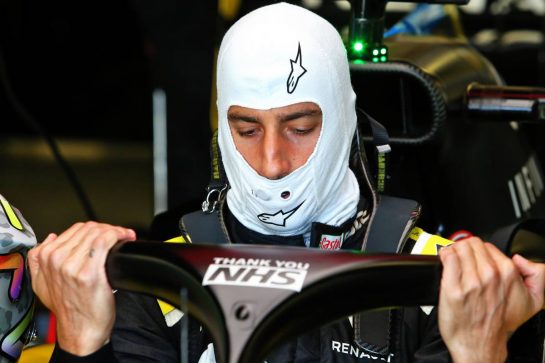 Daniel Ricciardo (AUS) Renault F1 Team RS20.08.08.2020. Formula 1 World Championship, Rd 5, 70th Anniversary Grand Prix, Silverstone, England, Qualifying Day.
- www.xpbimages.com, EMail: requests@xpbimages.com © Copyright: Moy / XPB Images
