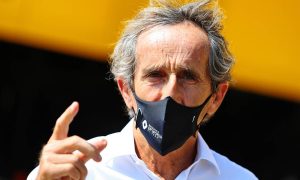 Prost urges F1 to 'stay more traditional'