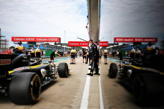 Daniel Ricciardo (AUS) Renault F1 Team RS20.
08.08.2020. Formula 1 World Championship, Rd 5, 70th Anniversary Grand Prix, Silverstone, England, Qualifying Day.
- www.xpbimages.com, EMail: requests@xpbimages.com © Copyright: Moy / XPB Images