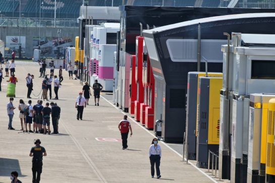 Paddock atmosphere.
09.08.2020. Formula 1 World Championship, Rd 5, 70th Anniversary Grand Prix, Silverstone, England, Race Day.
- www.xpbimages.com, EMail: requests@xpbimages.com © Copyright: Batchelor / XPB Images