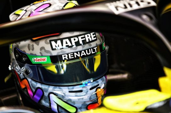 Daniel Ricciardo (AUS) Renault F1 Team RS20.
09.08.2020. Formula 1 World Championship, Rd 5, 70th Anniversary Grand Prix, Silverstone, England, Race Day.
- www.xpbimages.com, EMail: requests@xpbimages.com © Copyright: Moy / XPB Images