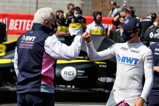 (L to R): Lawrence Stroll (CDN) Racing Point F1 Team Investor on the grid with his son Lance Stroll (CDN) Racing Point F1 Team.
09.08.2020. Formula 1 World Championship, Rd 5, 70th Anniversary Grand Prix, Silverstone, England, Race Day.
- www.xpbimages.com, EMail: requests@xpbimages.com © Copyright: Moy / XPB Images