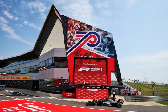 Lewis Hamilton (GBR) Mercedes AMG F1 W11.
09.08.2020. Formula 1 World Championship, Rd 5, 70th Anniversary Grand Prix, Silverstone, England, Race Day.
- www.xpbimages.com, EMail: requests@xpbimages.com © Copyright: Moy / XPB Images