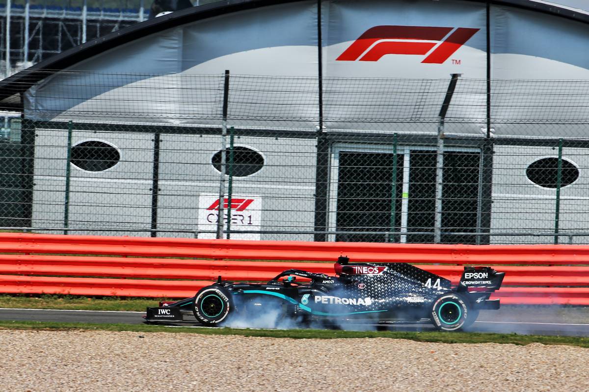 Lewis Hamilton (GBR) Mercedes AMG F1 W11 locks up under braking entering the pits.