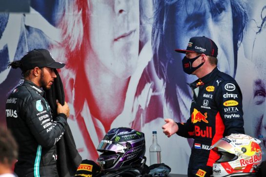 (L to R): Lewis Hamilton (GBR) Mercedes AMG F1 with race winner Max Verstappen (NLD) Red Bull Racing in parc ferme.
09.08.2020. Formula 1 World Championship, Rd 5, 70th Anniversary Grand Prix, Silverstone, England, Race Day.
- www.xpbimages.com, EMail: requests@xpbimages.com © Copyright: Batchelor / XPB Images