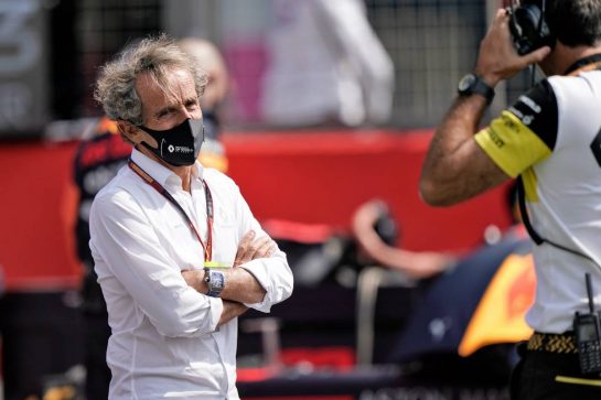 Alain Prost (FRA) Renault F1 Team Non-Executive Director on the grid.
09.08.2020. Formula 1 World Championship, Rd 5, 70th Anniversary Grand Prix, Silverstone, England, Race Day.
- www.xpbimages.com, EMail: requests@xpbimages.com © Copyright: Dungan / XPB Images