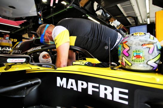 Daniel Ricciardo (AUS) Renault F1 Team RS20.
14.08.2020 Formula 1 World Championship, Rd 6, Spanish Grand Prix, Barcelona, Spain, Practice Day.
- www.xpbimages.com, EMail: requests@xpbimages.com © Copyright: Charniaux / XPB Images