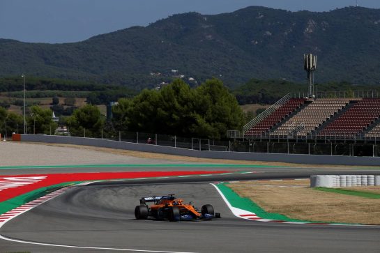 Carlos Sainz Jr (ESP) McLaren MCL35.
14.08.2020 Formula 1 World Championship, Rd 6, Spanish Grand Prix, Barcelona, Spain, Practice Day.
- www.xpbimages.com, EMail: requests@xpbimages.com © Copyright: Batchelor / XPB Images