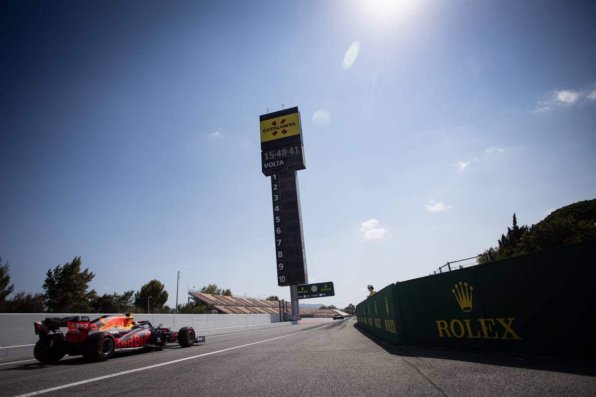 Alexander Albon (THA) Red Bull Racing RB16.