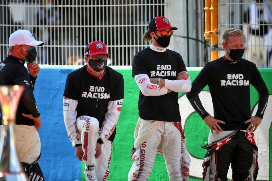 (L to R): Valtteri Bottas (FIN) Mercedes AMG F1; Kimi Raikkonen (FIN) Alfa Romeo Racing; Antonio Giovinazzi (ITA) Alfa Romeo Racing; and Kevin Magnussen (DEN) Haas F1 Team, on the grid.
16.08.2020. Formula 1 World Championship, Rd 6, Spanish Grand Prix, Barcelona, Spain, Race Day.
- www.xpbimages.com, EMail: requests@xpbimages.com © Copyright: Batchelor / XPB Images
