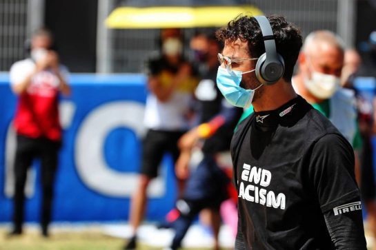 Daniel Ricciardo (AUS) Renault F1 Team on the grid.
16.08.2020. Formula 1 World Championship, Rd 6, Spanish Grand Prix, Barcelona, Spain, Race Day.
- www.xpbimages.com, EMail: requests@xpbimages.com © Copyright: Batchelor / XPB Images