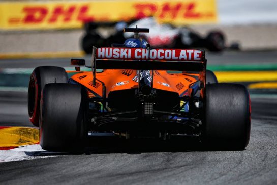 Carlos Sainz Jr (ESP) McLaren MCL35.
16.08.2020. Formula 1 World Championship, Rd 6, Spanish Grand Prix, Barcelona, Spain, Race Day.
- www.xpbimages.com, EMail: requests@xpbimages.com © Copyright: Filipe / XPB Images