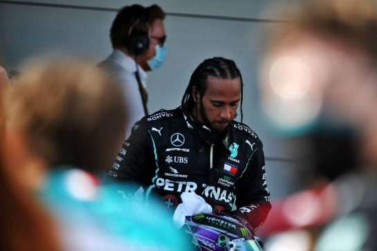 Race winner Lewis Hamilton (GBR) Mercedes AMG F1 in parc ferme.
16.08.2020. Formula 1 World Championship, Rd 6, Spanish Grand Prix, Barcelona, Spain, Race Day.
- www.xpbimages.com, EMail: requests@xpbimages.com © Copyright: Batchelor / XPB Images