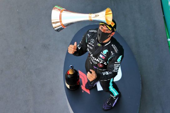 Race winner Lewis Hamilton (GBR) Mercedes AMG F1 celebrates on the podium.
16.08.2020. Formula 1 World Championship, Rd 6, Spanish Grand Prix, Barcelona, Spain, Race Day.
- www.xpbimages.com, EMail: requests@xpbimages.com © Copyright: Filipe / XPB Images