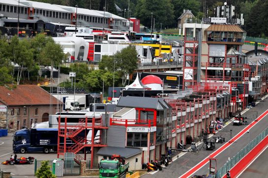 Circuit atmosphere - pits and paddock.
27.08.2020. Formula 1 World Championship, Rd 7, Belgian Grand Prix, Spa Francorchamps, Belgium, Preparation Day.
- www.xpbimages.com, EMail: requests@xpbimages.com © Copyright: Moy / XPB Images