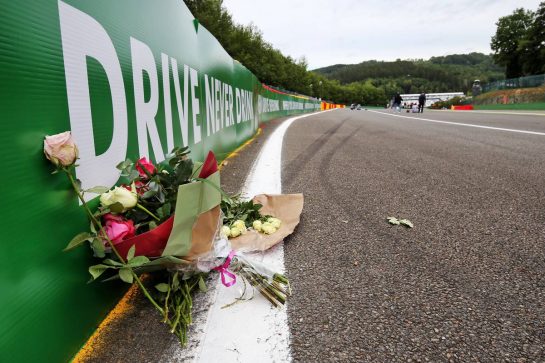 Circuit atmosphere - floral tributes to Anthoine Hubert.
27.08.2020. Formula 1 World Championship, Rd 7, Belgian Grand Prix, Spa Francorchamps, Belgium, Preparation Day.
- www.xpbimages.com, EMail: requests@xpbimages.com © Copyright: Moy / XPB Images