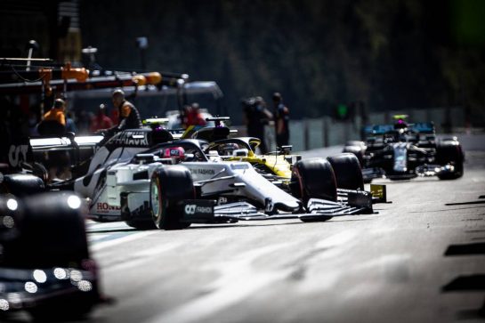 Pierre Gasly (FRA) AlphaTauri AT01 and Daniel Ricciardo (AUS) Renault F1 Team RS20.
29.08.2020. Formula 1 World Championship, Rd 7, Belgian Grand Prix, Spa Francorchamps, Belgium, Qualifying Day.
- www.xpbimages.com, EMail: requests@xpbimages.com © Copyright: Bearne / XPB Images