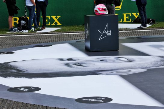 Grid atmosphere - tribute to Anthoine Hubert.
30.08.2020. Formula 1 World Championship, Rd 7, Belgian Grand Prix, Spa Francorchamps, Belgium, Race Day.
- www.xpbimages.com, EMail: requests@xpbimages.com © Copyright: Batchelor / XPB Images