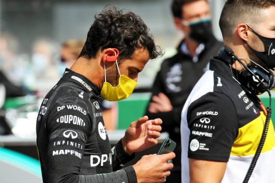 Daniel Ricciardo (AUS) Renault F1 Team on the grid.
30.08.2020. Formula 1 World Championship, Rd 7, Belgian Grand Prix, Spa Francorchamps, Belgium, Race Day.
- www.xpbimages.com, EMail: requests@xpbimages.com © Copyright: Batchelor / XPB Images