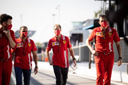 Sebastian Vettel (GER) Ferrari walks the circuit with the team.
03.09.2020. Formula 1 World Championship, Rd 8, Italian Grand Prix, Monza, Italy, Preparation Day.
- www.xpbimages.com, EMail: requests@xpbimages.com © Copyright: Bearne / XPB Images