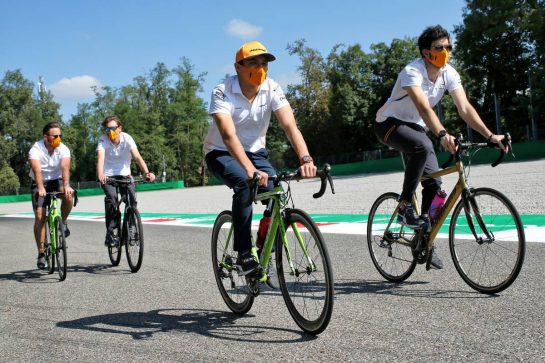 Lando Norris (GBR) McLaren rides the circuit with the team.
03.09.2020. Formula 1 World Championship, Rd 8, Italian Grand Prix, Monza, Italy, Preparation Day.
- www.xpbimages.com, EMail: requests@xpbimages.com © Copyright: Batchelor / XPB Images