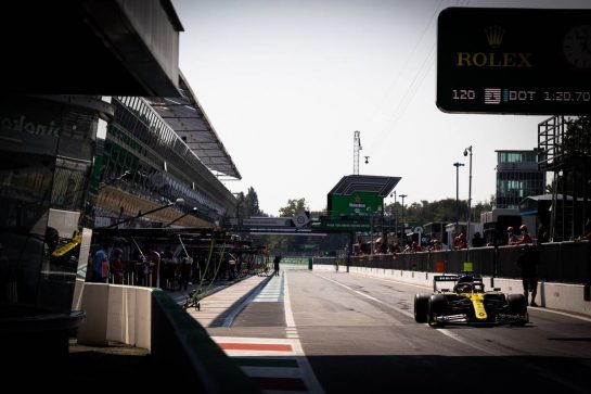 Daniel Ricciardo (AUS) Renault F1 Team RS20.
04.09.2020. Formula 1 World Championship, Rd 8, Italian Grand Prix, Monza, Italy, Practice Day.
- www.xpbimages.com, EMail: requests@xpbimages.com © Copyright: Bearne / XPB Images