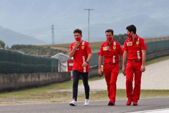 Charles Leclerc (MON) Ferrari walks the circuit with the team.
10.09.2020. Formula 1 World Championship, Rd 9, Tuscan Grand Prix, Mugello, Italy, Preparation Day.
- www.xpbimages.com, EMail: requests@xpbimages.com © Copyright: Batchelor / XPB Images