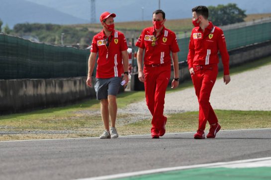 Sebastian Vettel (GER) Ferrari walks the circuit with the team.
10.09.2020. Formula 1 World Championship, Rd 9, Tuscan Grand Prix, Mugello, Italy, Preparation Day.
- www.xpbimages.com, EMail: requests@xpbimages.com © Copyright: Batchelor / XPB Images