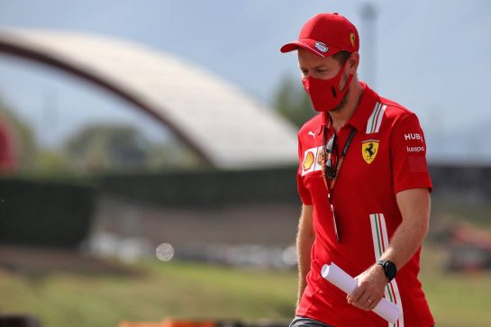 Sebastian Vettel (GER) Ferrari walks the circuit with the team.
10.09.2020. Formula 1 World Championship, Rd 9, Tuscan Grand Prix, Mugello, Italy, Preparation Day.
- www.xpbimages.com, EMail: requests@xpbimages.com © Copyright: Batchelor / XPB Images