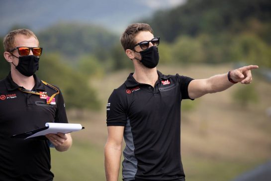 Romain Grosjean (FRA) Haas F1 Team walks the circuit with the team.
10.09.2020. Formula 1 World Championship, Rd 9, Tuscan Grand Prix, Mugello, Italy, Preparation Day.
- www.xpbimages.com, EMail: requests@xpbimages.com © Copyright: Bearne / XPB Images
