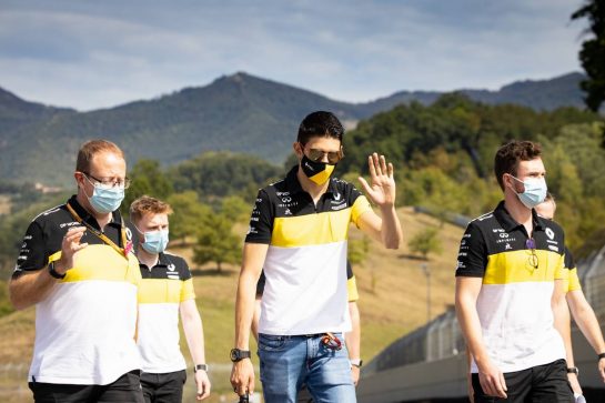 Esteban Ocon (FRA) Renault F1 Team walks the circuit with the team.
10.09.2020. Formula 1 World Championship, Rd 9, Tuscan Grand Prix, Mugello, Italy, Preparation Day.
- www.xpbimages.com, EMail: requests@xpbimages.com © Copyright: Bearne / XPB Images