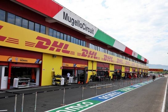 Circuit atmosphere - McLaren pit garages.
10.09.2020. Formula 1 World Championship, Rd 9, Tuscan Grand Prix, Mugello, Italy, Preparation Day.
- www.xpbimages.com, EMail: requests@xpbimages.com © Copyright: Moy / XPB Images